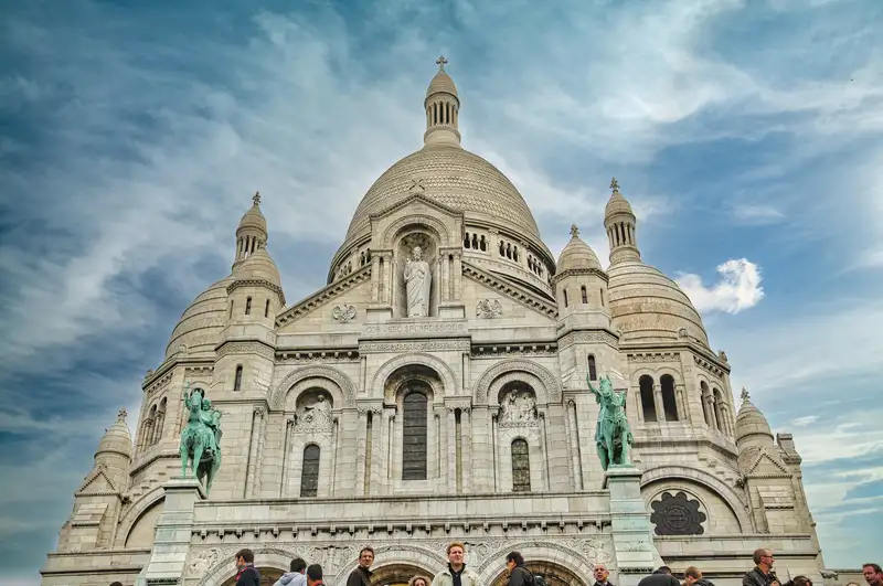 The white domes of the Sacré-Cœur basilica in Montmartre, Paris