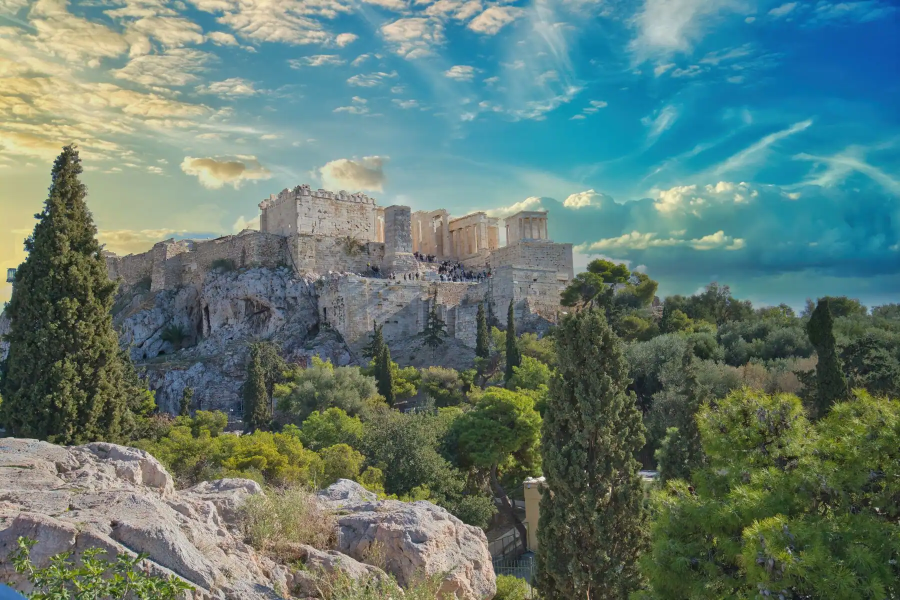 Acropolis Hill, one of the things to see in Athens of Greece