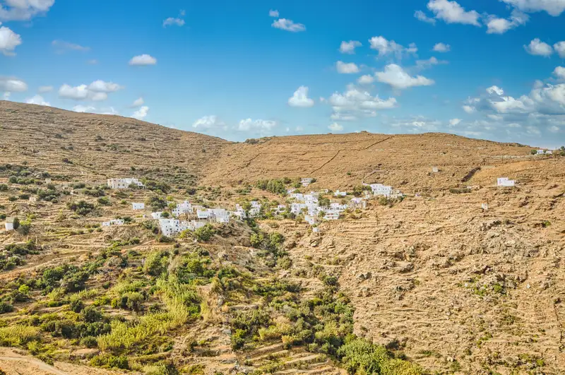 The quiet inland village of Kallitsos among the slopes of Serifos